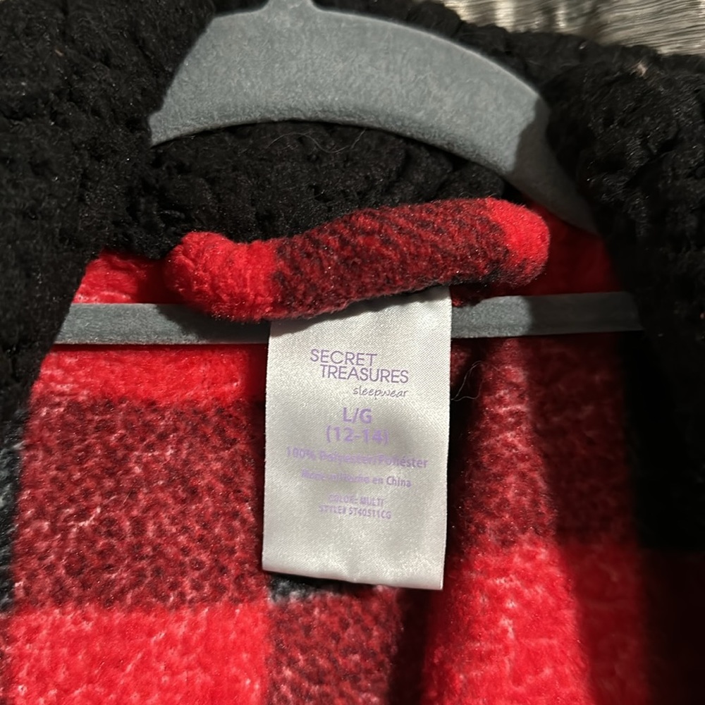 Buffalo Checkered Long Fuzzy Robe - Picture 7 of 8